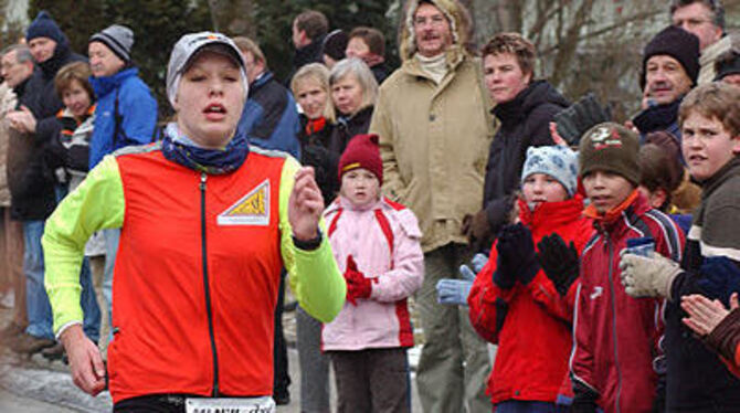 Judith Mess von der SG Dettingen auf dem Weg zum Sieg in Rübgarten. GEA-FOTO: MEYER