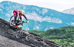 Für Downhill-Fahrer ist ein Elektroantrieb die reinste Erlösung. Nun können sie noch öfter den Berg hinunter rasen und müssen si