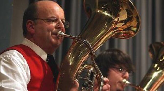 Böhmische Blasmusik und konzertante Stücke wurden beim Weihnachtskonzert von der Stadtkapelle Trochtelfingen gespielt. FOTO: JOB