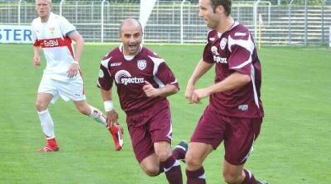 Hier noch für den SSV Reutlingen am Ball, bald aber in anderen Diensten: Die Offensivspieler Markus Unger (rechts) und Mikheil S