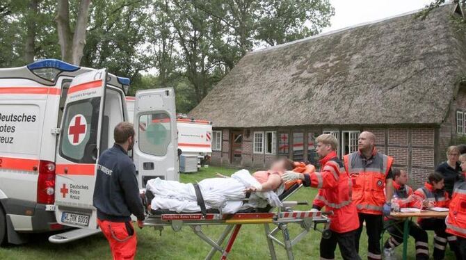 Nach einer Massenvergiftung mit 29 Verletzten hat die Polizei die Strafverfahren gegen die Beteiligten eingeleitet. Foto: Chr