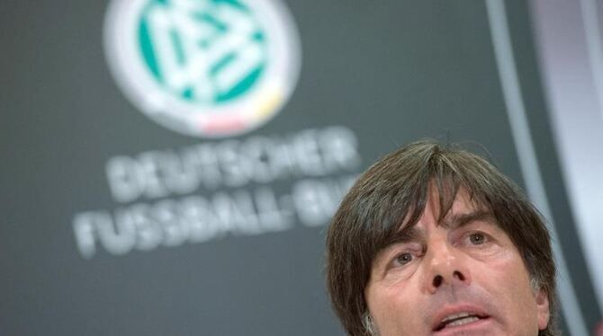 Bundestrainer Joachim Löw wird in der Startelf gegen Schottland keine Wechsel vornehmen. Foto: Federico Gambarini