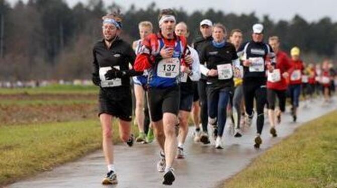 Sportlicher Ehrgeiz und läuferischer Einsatz: 21 Kilometer waren in Tübingen zurückzulegen. GEA-FOTO: PACHER