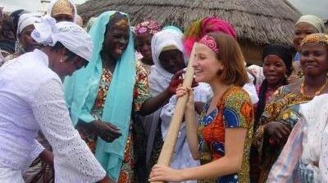 Alexandra Schnack arbeitet als Freiwillige in einem Waisenhaus in Ghana.  FOTO: PR