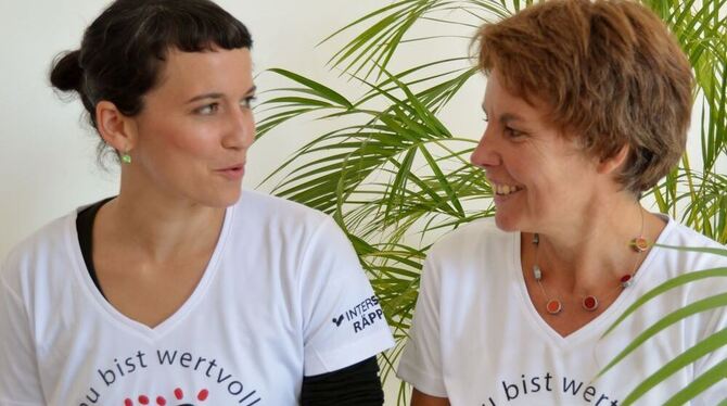 Bieten Hilfsangebote für junge Mädchen und hoffen auf großes Spendenaufkommen: Eva Maria Lohner (links) und Petra Sartingen von