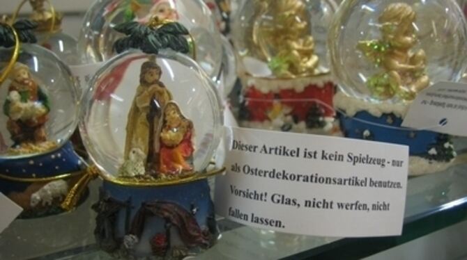 Österliches Dekor zum Weihnachtsfest - gesehen in der Reutlinger City. GEA-FOTO: ZEN