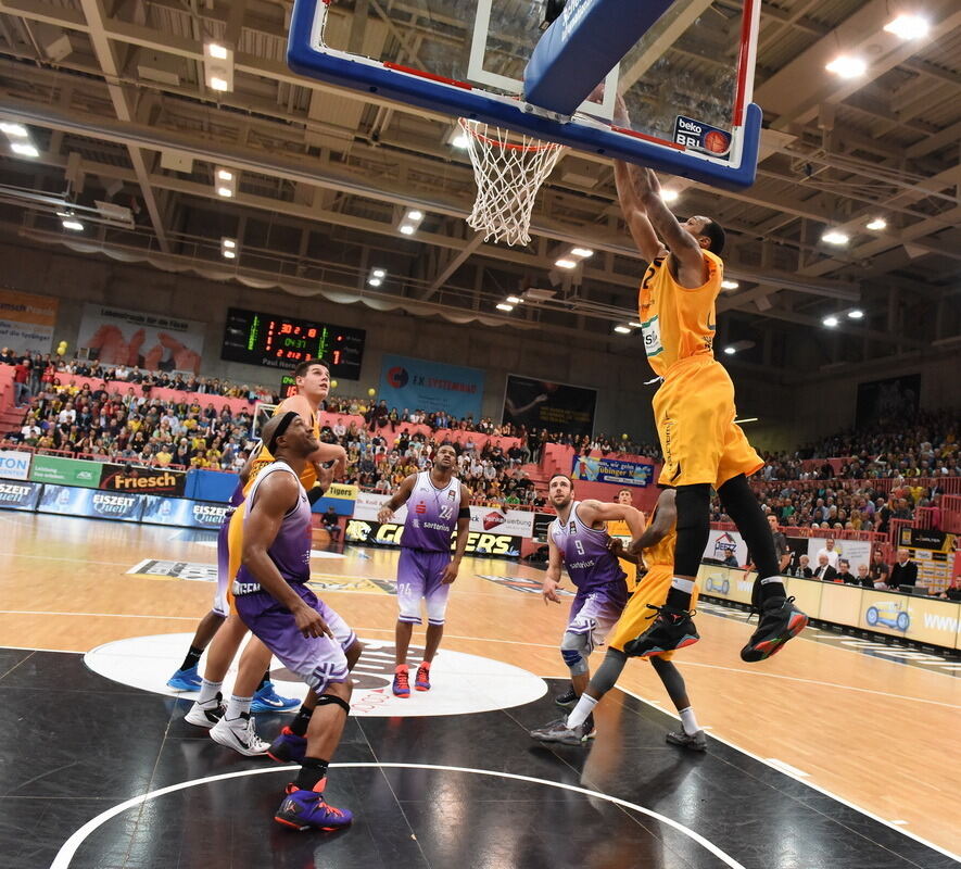 Walter Tigers Tübingen - BG Göttingen 98:56