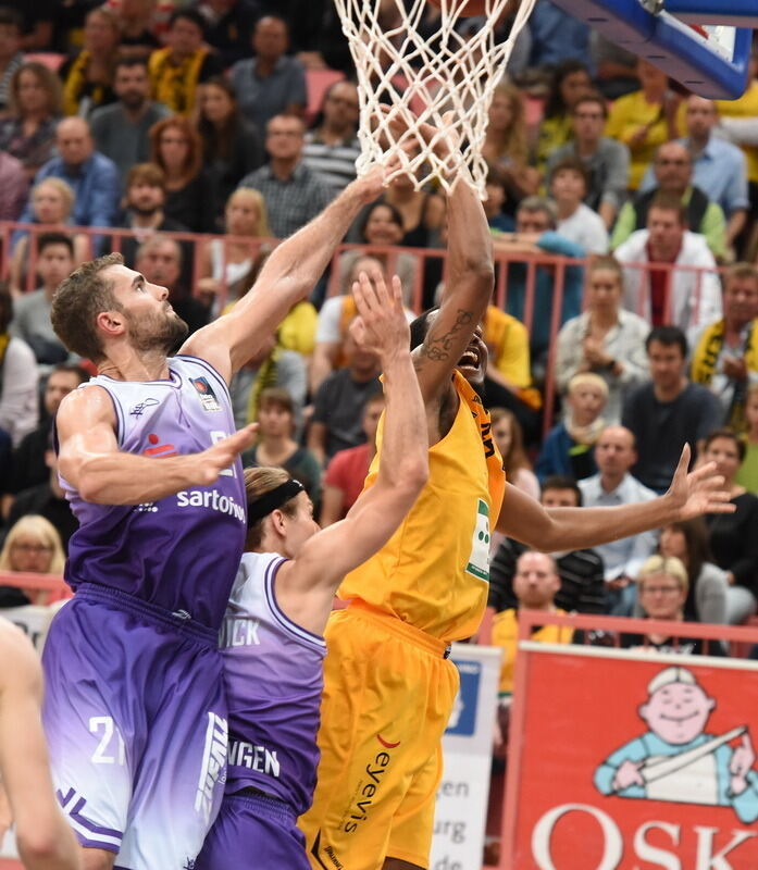 Walter Tigers Tübingen - BG Göttingen 98:56