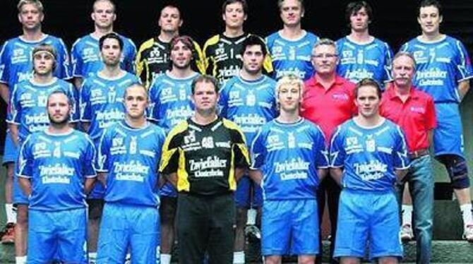 Mit dieser Formation nimmt der VfL Pfullingen die Württemberg-Liga-Saison 2007/08 in Angriff: Hintere Reihe von links: Spielertr