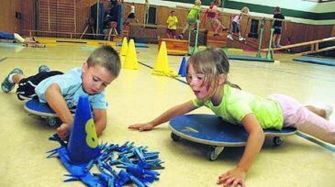 Wäscheklammer-Ralley: Bei der Kindersportschule des TSV Ofterdingen lernt der Nachwuchs spielerisch motorische Grundfertigkeiten