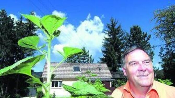 Auf dem Weg zum Idyll: Gerhard Schwenninger vor dem neuen Vereinsheim des Verschönerungsvereins Bad Urach. Der 220 Mitglieder st