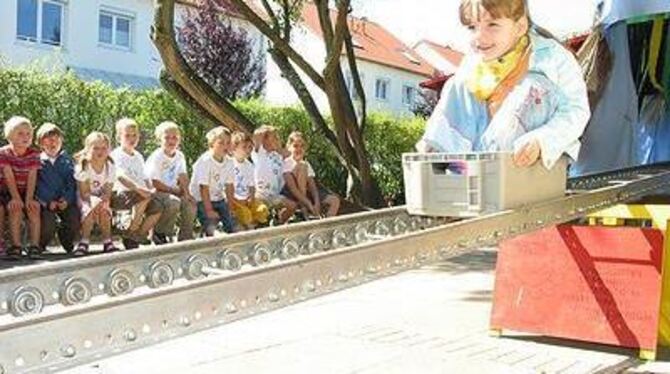 Die Ferien begannen für die Kindergartenkinder von St. Michael in Wannweil mit einer rasanten Fahrt auf der &raquo;Wilden Maus&l