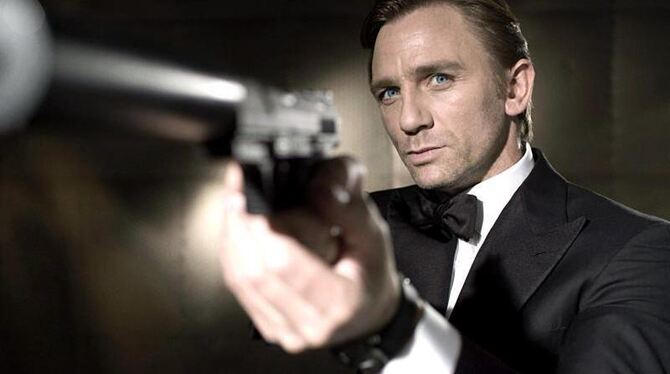 Daniel Craig als James Bond in einer Szene des 007-Thrillers »Casino Royale« Foto: Handout (