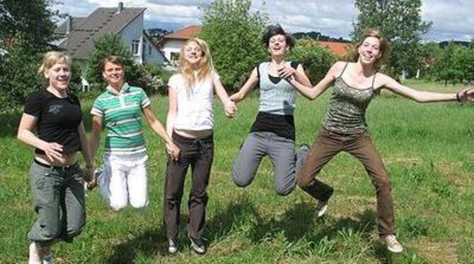 Bereit, den Acker zu rocken: Lena Schweitzer, Kerstin Kirn, Jana Fahrenwalde, Dorothee Bach, Katharina Riethmüller (von links).