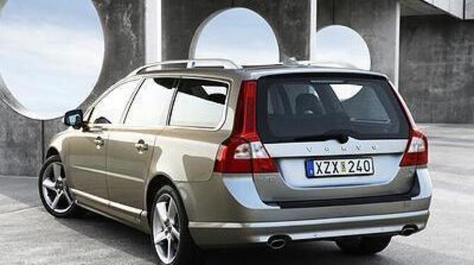 Viel Platz und Sicherheit in einem komfortablen Ambiente sind die Stärken des Volvo V 70. FOTO: VOLVO