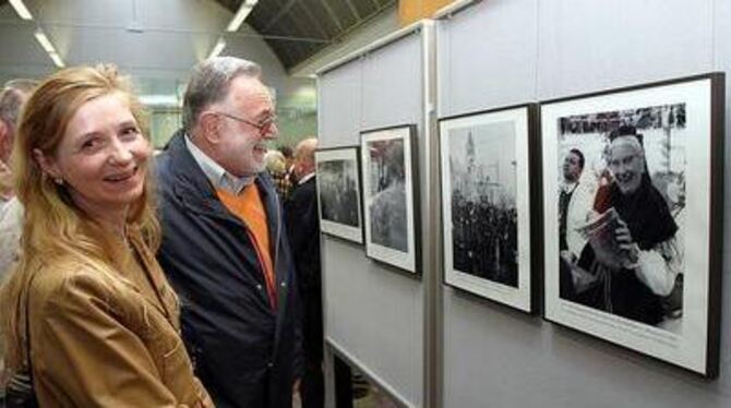 Schon bei Ausstellungseröffnung waren die Fotos in der Betzinger Kreissparkasse echte Hingucker. FOTO: JOACHIM BAIER