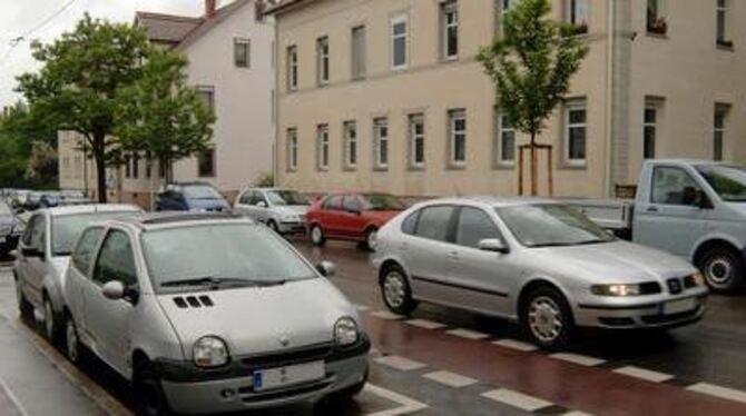 Die Parkplatzsituation in der Oststadt (hier in der Kaiserstraße) könnte sich bald ändern. Zunächst sollen aber Daten gesammelt