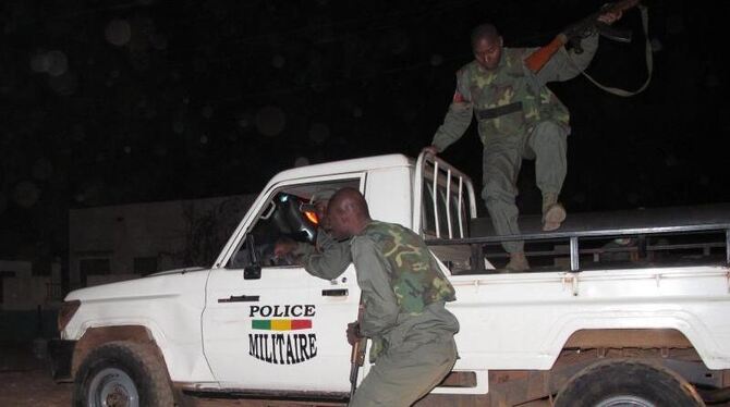 Polizisten im März bei einem Anti-Terror-Einsatz in Malis Hauptstadt Bamako. Foto: Alex Duval Smith / Archiv