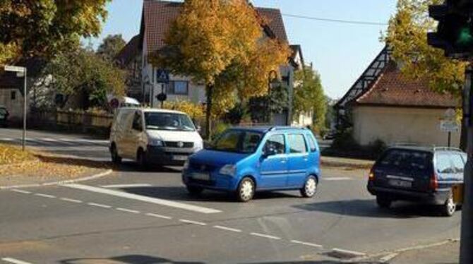 Wo sich Straßen treffen: In Gniebels Ortsmitte ist schwer was los. Täglich rollen über 11 000 Fahrzeuge durch den Pliezhäuser Te