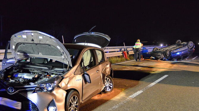 Am nagelneuen Toyota entstand Totalschaden in Höhe von etwa  15.000 Euro.