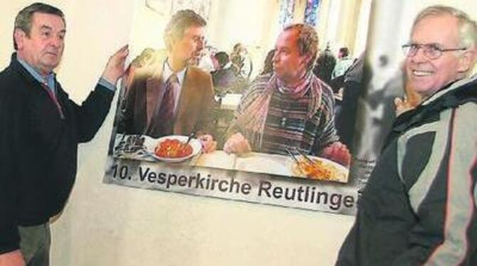 Legten gestern letzte Hand zur Vorbereitung der nunmehr zehnten Reutlinger Vesperkirche an: Pfarrer i. R. Klaus Kuntz (rechts) u