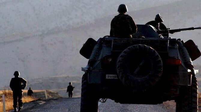 Türkische Soldaten patrouillieren in der Provinz Sirnak. Foto: Stringer/Archiv