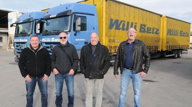 Trucker mit Leib und Seele: die Betz-Fahrer Rainer Döttinger (66), Ulrich Giest (73), Eberhard Schönhoff (66) und Alfred Kohlhaa