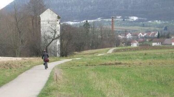 Mit dem Satzungsbeschluss zum Gewerbegebiet Braike-Wangen muss auf Höhe des Präzisionsdüsen-Herstellers Lechler der in Ermsnähe