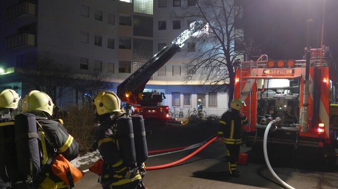 Einer von drei Bränden im Sondelfinger Hochhaus: Im Februar diesen Jahres brach Feuer in der Tiefgarage aus. Ein Altpapiercontai