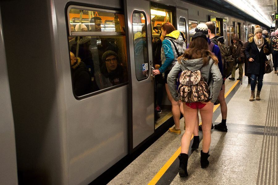 Ohne Hose U-Bahn fahren in 60 Städten