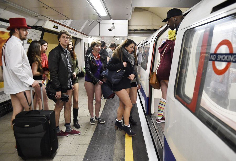 Ohne Hose U-Bahn fahren in 60 Städten