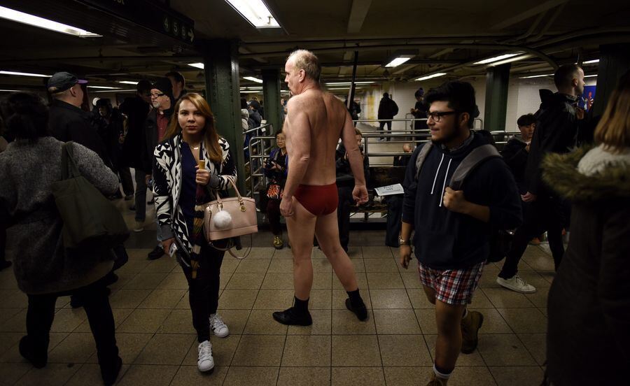 Ohne Hose U-Bahn fahren in 60 Städten