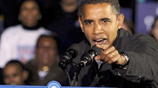 »Yes we can«: Barack Obama bei einem seiner letzten Wahlkampfauftritte in Virginia. FOTO: DPA