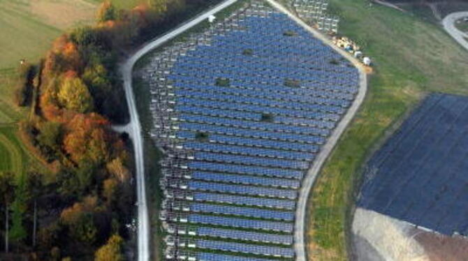 Die Fotovoltaikanlage auf der Deponie Ringgenbach. FOTO: LANDRATSAMT SIGMARINGEN