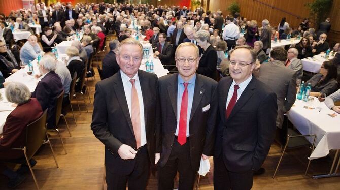 SPD-Empfang in der Stadthalle Reutlingen mit Claus Schmiedel (von links) und Klaus Käppeler.  FOTO: TRINKHAUS