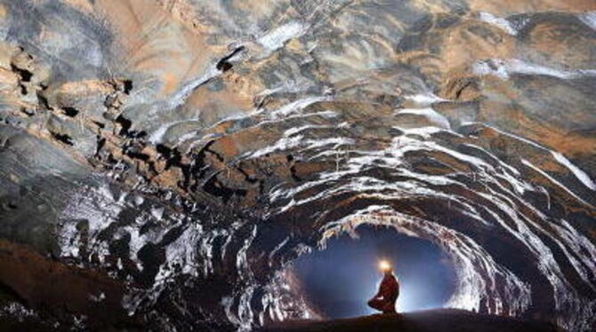 Ein atemberaubender Blick in den Bauch der Erde. In Zusammenarbeit mit Forschern der Arbeitsgemeinschaft Höhle und Karst (Arge)