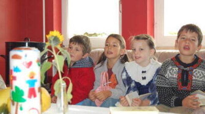 Das gemeinsame Singen und Beten ist neben der biblischen Geschichte ein wichtiger Bestandteil der Kinderkirche. GEA-FOTO: STÖHR