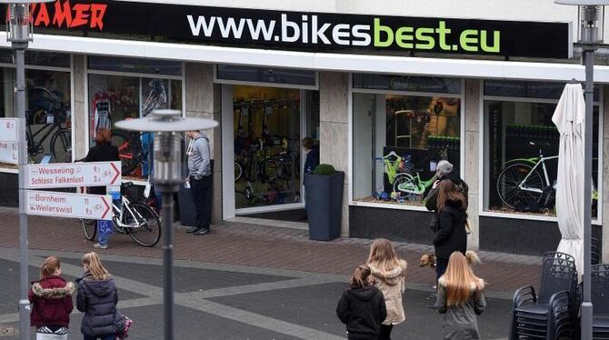 Nachdem der Gesuchte in Brühl ein Fahrrad gekauft hatte, wurde er gefasst. Foto: Henning Kaiser