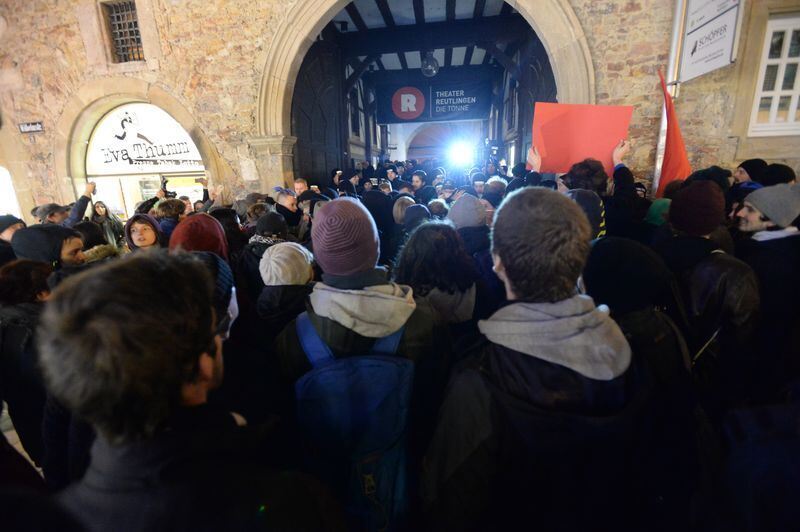 Friedliche Kundgebung kippt