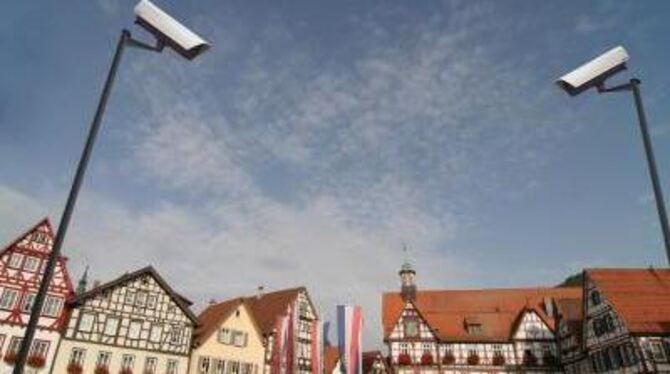 Was tun gegen Jugendliche, die auf dem Bad Uracher Marktplatz Ärger machen? Mehr Polizeipräsenz, Überwachungskameras gar? Der Ur