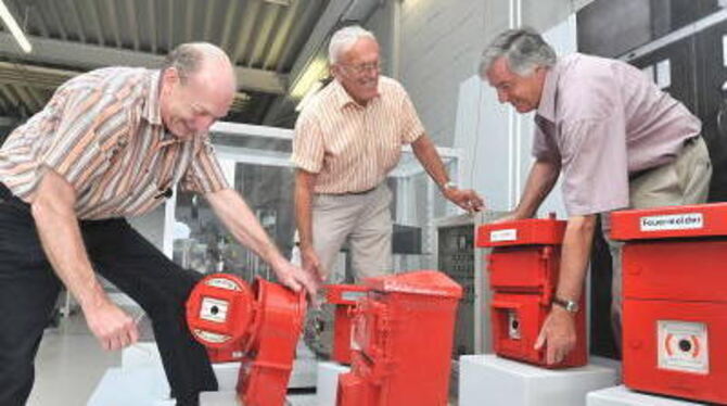 Es gibt noch viel zu tun fürs neue Feuerwehrmuseum. Karl-Heinz Rau (von links), Erwin Bleher und Walter Greiner packen es an - a