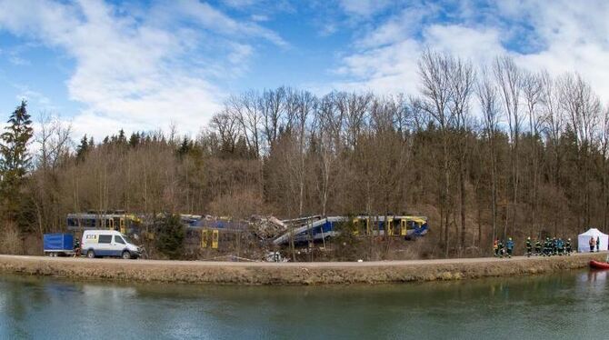 Blick auf die Unfallstelle in Bad Aibling. Foto: Peter Kneffel