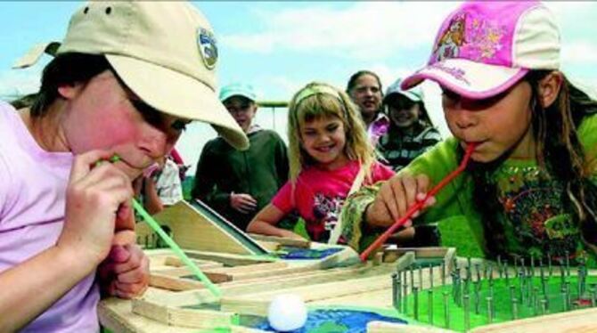 Auch Geschicklichkeit war gefragt beim &raquo;Piratenfest&laquo; zum Auftakt des Sonnenbühler Ferienprogramms. 
FOTO: BAIER