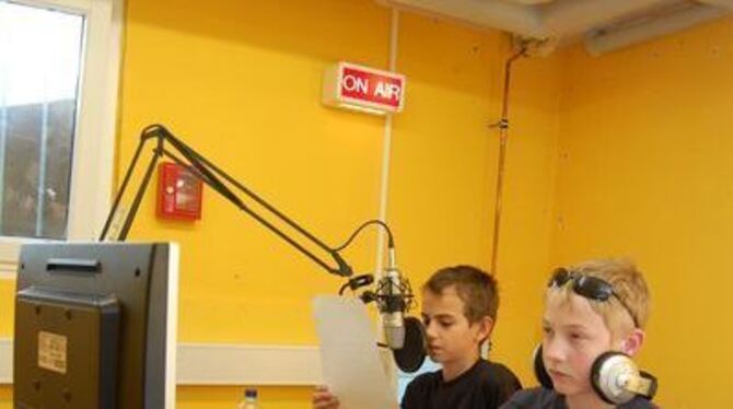 Trotz ihrer Jugend professionell: Schüler beim Schulradio Neckartenzlingen. 
FOTO: PFI