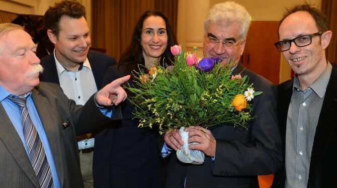 Als ebenso heimatverbundener wie weltoffener Liberaler wurde Professor Dr. Willi Weiblen (Zweiter von rechts) von der Reutlinger