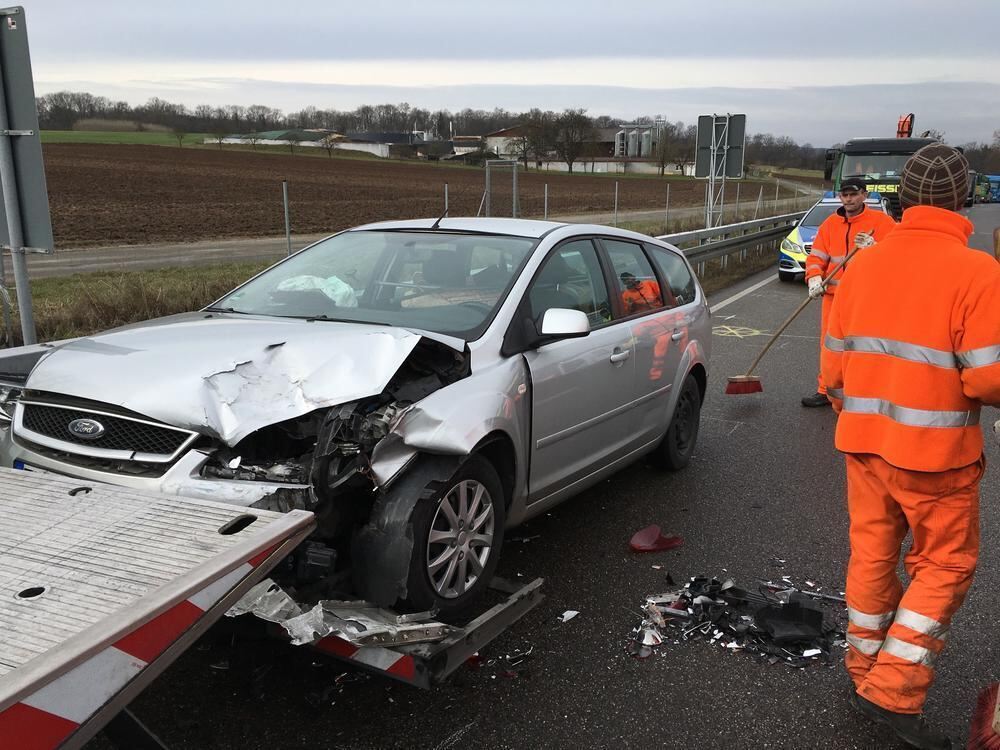 Serienunfall auf der B 28 bei Kusterdingen Foto: www.7aktuell.de/Lukas Felder