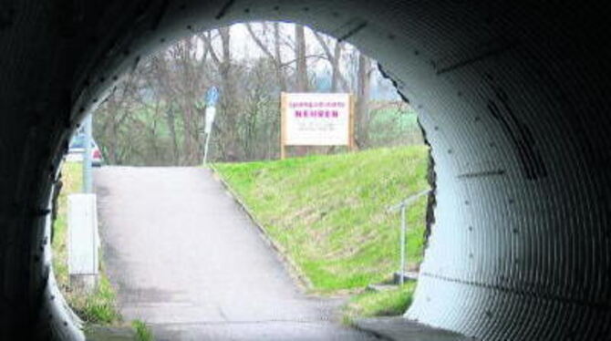 Auf dem Weg zum Sportplatz schauen die Nehrener gern in die Röhre. In ihr kommen sie sicher unter der B 27 durch. Nach dem viers