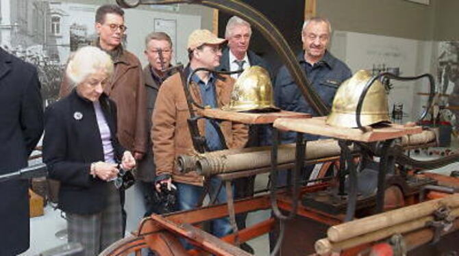 Mitglieder des Gemeinderats besichtigten gestern das im Werden begriffene Feuerwehrmuseum. Ganz rechts außen Vizekommandant Helm