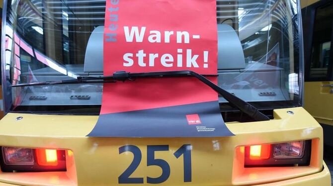 Warnstreiks im öffentlichen Dienst sorgen für ein Verkehrschaos in Stuttgart (Archivbild).