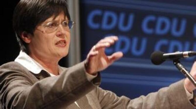 Die designierte thüringische CDU-Ministerpräsidentin Christine Lieberknecht hat Widerstand angedroht.
FOTO: DPA